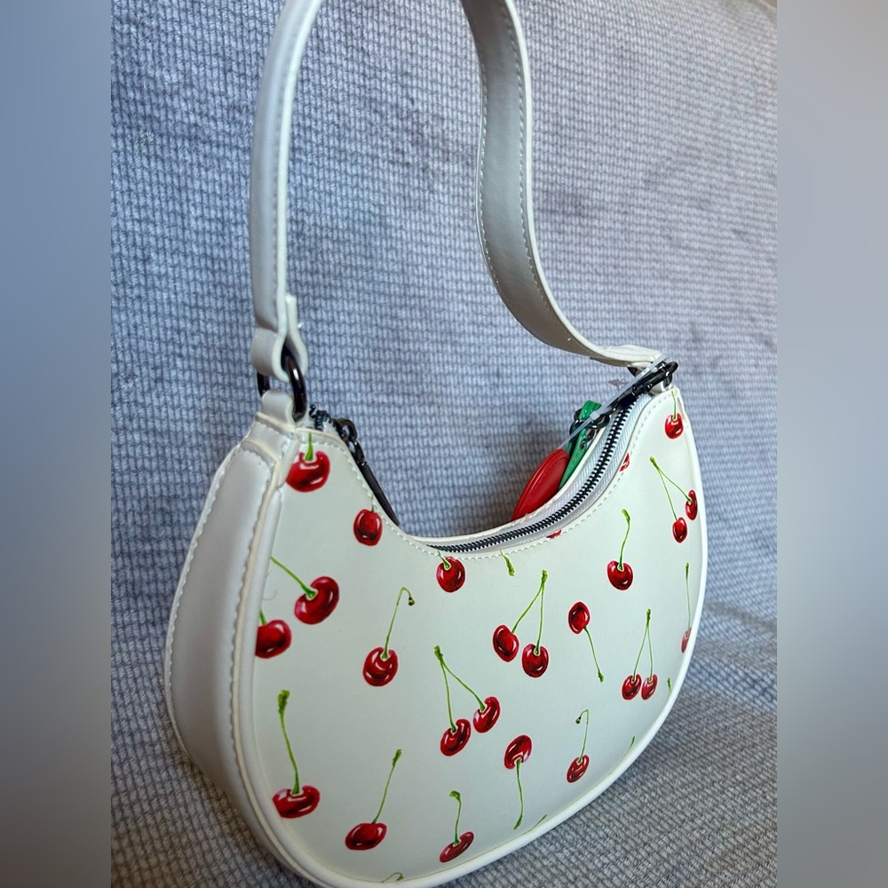 Betsey Johnson White Cherry Heart Handbag Y2K NWT XONORTHY LUV Betsey - Picture 2 of 5